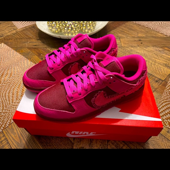 **NOT FOR SALE**. Nike Dunk Low Valentines Day 2022 (W) - Picture 1 of 2